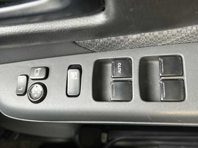 スズキ スペーシア X 沖縄県 2015(平27)年 8.7万km フィズブルーパールメタリック/ホワイト 禁煙車　/純正ナビ/（ＡＭ／ＦＭ／ＣＤ／ＤＶＤ／ＢＴ）　/フルセグＴＶ　/全方位モニター　/片側パワースライドドア　/社外ＥＴＣ　/ＬＥＤヘッドライト　/プッシュスタート　/スマートキー　/純正フロアマット　/純正ホイール/ベンチシート/オートエアコン/スペアキー