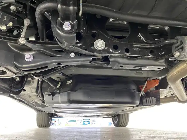 トヨタ ハリアー ハイブリッド Z レザーパッケージ 宮城県 2023(令5)年 3万km プラチナホワイトパールマイカ 調光パノラマルーフ　/パノラミックビューモニター　/デジタルインナーミラー　/ブラインドスポットモニター/ヘッドアップディスプレイ/クリアランスソナー/セーフティセンス/黒革シート　/シートヒーター／ベンチレーション　/ワイヤレス充電　/フルセグＴＶ　/パワーバックドア　/ＪＢＬサウンド　/ＥＴＣ２．０　/メモリ機能付パワーシート/禁煙