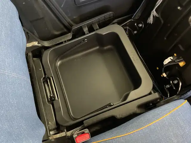 スズキ スペーシア ギア HYBRID XZ 鹿児島県 2019(平31)年 13.1万km 黄Ⅱ 純正8インチナビ/（AM/FM/CD/DVD/Bluetooth/フルセグ）/両側パワースライドドア/前後ドライブレコーダー/シートヒーター/ETC/ルーフラック/社外アルミホイール/LEDヘッドライト/スマートキー/スペアキー/保証書/取扱説明書