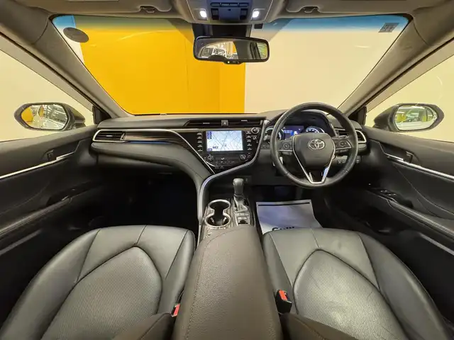 トヨタ カムリ G レザーパッケージ 群馬県 2017(平29)年 2.1万km プラチナホワイトパールマイカ トヨタセーフティセンス/プリクラッシュセーフティ/レーンディパーチャーアラート/レーダークルーズコントロール/オートマチックハイビーム/ブラインドスポットモニター/リアクロストラフィックアラート/ヘッドアップディスプレイ/クリアランスソナー/サンルーフ/メーカーオプションナビ/　フルセグ/BT/CD/DVD/SD/USB/AUX/レザーシート/モデリスタエアロ/前席シートヒーター/前席パワーシート/バックカメラ/純正18インチAW/純正フロアマット/LEDヘッドライト/フォグランプ/ビルトインETC2.0