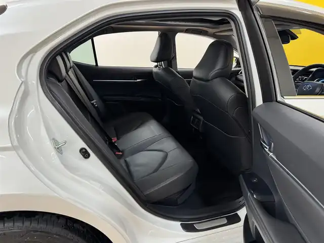 トヨタ カムリ G レザーパッケージ 群馬県 2017(平29)年 2.1万km プラチナホワイトパールマイカ トヨタセーフティセンス/プリクラッシュセーフティ/レーンディパーチャーアラート/レーダークルーズコントロール/オートマチックハイビーム/ブラインドスポットモニター/リアクロストラフィックアラート/ヘッドアップディスプレイ/クリアランスソナー/サンルーフ/メーカーオプションナビ/　フルセグ/BT/CD/DVD/SD/USB/AUX/レザーシート/モデリスタエアロ/前席シートヒーター/前席パワーシート/バックカメラ/純正18インチAW/純正フロアマット/LEDヘッドライト/フォグランプ/ビルトインETC2.0