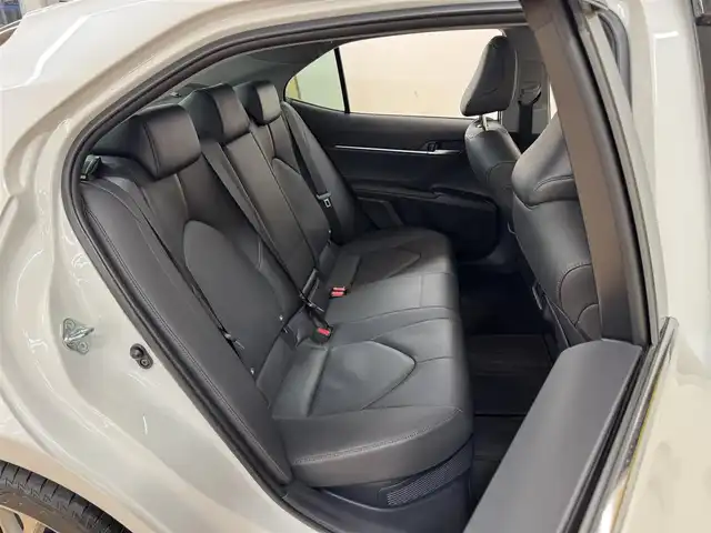 トヨタ カムリ G レザーパッケージ 群馬県 2017(平29)年 2.1万km プラチナホワイトパールマイカ トヨタセーフティセンス/プリクラッシュセーフティ/レーンディパーチャーアラート/レーダークルーズコントロール/オートマチックハイビーム/ブラインドスポットモニター/リアクロストラフィックアラート/ヘッドアップディスプレイ/クリアランスソナー/サンルーフ/メーカーオプションナビ/　フルセグ/BT/CD/DVD/SD/USB/AUX/レザーシート/モデリスタエアロ/前席シートヒーター/前席パワーシート/バックカメラ/純正18インチAW/純正フロアマット/LEDヘッドライト/フォグランプ/ビルトインETC2.0