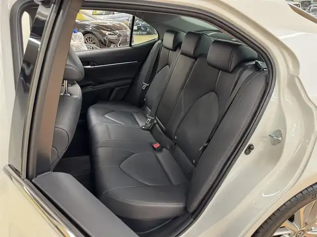 トヨタ カムリ G レザーパッケージ 群馬県 2017(平29)年 2.1万km プラチナホワイトパールマイカ トヨタセーフティセンス/プリクラッシュセーフティ/レーンディパーチャーアラート/レーダークルーズコントロール/オートマチックハイビーム/ブラインドスポットモニター/リアクロストラフィックアラート/ヘッドアップディスプレイ/クリアランスソナー/サンルーフ/メーカーオプションナビ/　フルセグ/BT/CD/DVD/SD/USB/AUX/レザーシート/モデリスタエアロ/前席シートヒーター/前席パワーシート/バックカメラ/純正18インチAW/純正フロアマット/LEDヘッドライト/フォグランプ/ビルトインETC2.0