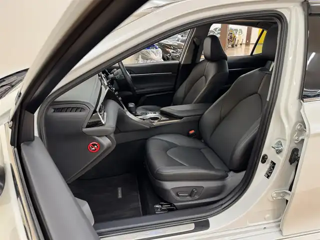 トヨタ カムリ G レザーパッケージ 群馬県 2017(平29)年 2.1万km プラチナホワイトパールマイカ トヨタセーフティセンス/プリクラッシュセーフティ/レーンディパーチャーアラート/レーダークルーズコントロール/オートマチックハイビーム/ブラインドスポットモニター/リアクロストラフィックアラート/ヘッドアップディスプレイ/クリアランスソナー/サンルーフ/メーカーオプションナビ/　フルセグ/BT/CD/DVD/SD/USB/AUX/レザーシート/モデリスタエアロ/前席シートヒーター/前席パワーシート/バックカメラ/純正18インチAW/純正フロアマット/LEDヘッドライト/フォグランプ/ビルトインETC2.0