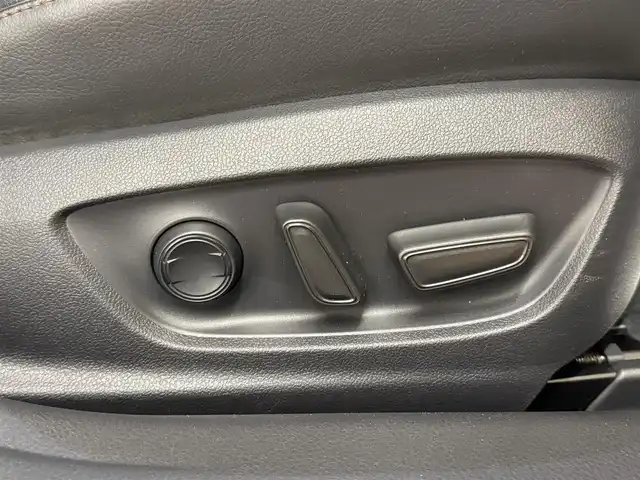 トヨタ カムリ G レザーパッケージ 群馬県 2017(平29)年 2.1万km プラチナホワイトパールマイカ トヨタセーフティセンス/プリクラッシュセーフティ/レーンディパーチャーアラート/レーダークルーズコントロール/オートマチックハイビーム/ブラインドスポットモニター/リアクロストラフィックアラート/ヘッドアップディスプレイ/クリアランスソナー/サンルーフ/メーカーオプションナビ/　フルセグ/BT/CD/DVD/SD/USB/AUX/レザーシート/モデリスタエアロ/前席シートヒーター/前席パワーシート/バックカメラ/純正18インチAW/純正フロアマット/LEDヘッドライト/フォグランプ/ビルトインETC2.0