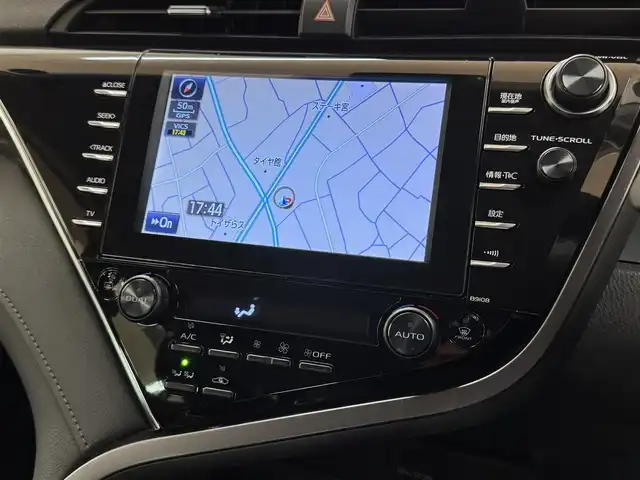 トヨタ カムリ G レザーパッケージ 群馬県 2017(平29)年 2.1万km プラチナホワイトパールマイカ トヨタセーフティセンス/プリクラッシュセーフティ/レーンディパーチャーアラート/レーダークルーズコントロール/オートマチックハイビーム/ブラインドスポットモニター/リアクロストラフィックアラート/ヘッドアップディスプレイ/クリアランスソナー/サンルーフ/メーカーオプションナビ/　フルセグ/BT/CD/DVD/SD/USB/AUX/レザーシート/モデリスタエアロ/前席シートヒーター/前席パワーシート/バックカメラ/純正18インチAW/純正フロアマット/LEDヘッドライト/フォグランプ/ビルトインETC2.0