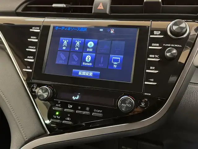 トヨタ カムリ G レザーパッケージ 群馬県 2017(平29)年 2.1万km プラチナホワイトパールマイカ トヨタセーフティセンス/プリクラッシュセーフティ/レーンディパーチャーアラート/レーダークルーズコントロール/オートマチックハイビーム/ブラインドスポットモニター/リアクロストラフィックアラート/ヘッドアップディスプレイ/クリアランスソナー/サンルーフ/メーカーオプションナビ/　フルセグ/BT/CD/DVD/SD/USB/AUX/レザーシート/モデリスタエアロ/前席シートヒーター/前席パワーシート/バックカメラ/純正18インチAW/純正フロアマット/LEDヘッドライト/フォグランプ/ビルトインETC2.0