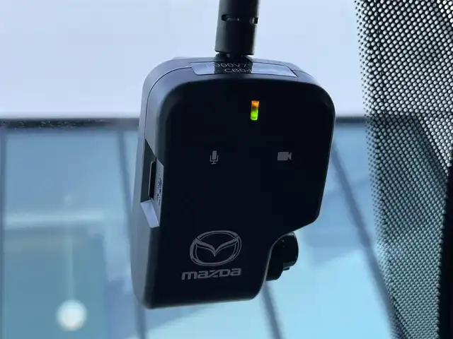 マツダ ＣＸ－５ XD Lパッケージ 香川県 2018(平30)年 7.1万km ソウルレッドクリスタルM 登録時走行距離70329km/純正8.8型SDナビ/（フルセグTV/Bluetooth/DVD/USB/AUX）/バックカメラ/純正ドライブレコーダー/衝突軽減ブレーキ/レーンキープアシスト/コーナーセンサー/レーダークルーズコントロール/ブラインドスポットモニター/ヘッドアップディスプレイ/革巻きステアリング/ステアリングスイッチ/ステアリングヒーター/黒革シート/前席パワーシート/運転席メモリー機能/前席シートヒーター/パワーバックドア/電動パーキングブレーキ/オートブレーキホールド/オートライト/LEDヘッドライト/フォグライト/純正19インチアルミホイール/純正フロアマット/ETC/トノカバー/ドアバイザー/ウィンカー付電動格納ミラー（オート開閉機能付）/ISOFIX/デュアルオートエアコン/スマートキー/プッシュスタート