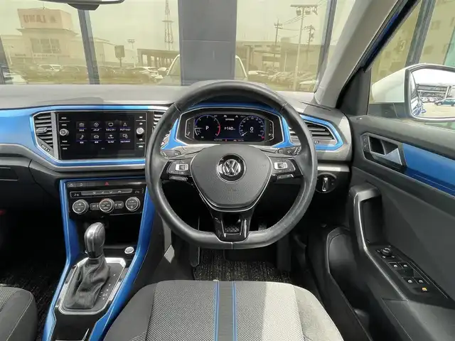 フォルクスワーゲン Ｔ－ロック TDI スタイル デザインPKG 石川県 2020(令2)年 4.4万km 青／白 純正メモリナビ/(Bluetooth/フルセグTV)/ルーフレール/バックカメラ/ETC2.0/電動リアゲート/追従走行付きクルーズコントロール/純正17インチアルミホイール/純正フロアマット/ABS/横滑り防止装置/レーンキープアシスト/盗難防止装置/オートライト/衝突被害軽減システム
