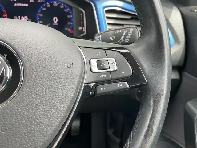 フォルクスワーゲン Ｔ－ロック TDI スタイル デザインPKG 石川県 2020(令2)年 4.4万km 青／白 純正メモリナビ/(Bluetooth/フルセグTV)/ルーフレール/バックカメラ/ETC2.0/電動リアゲート/追従走行付きクルーズコントロール/純正17インチアルミホイール/純正フロアマット/ABS/横滑り防止装置/レーンキープアシスト/盗難防止装置/オートライト/衝突被害軽減システム