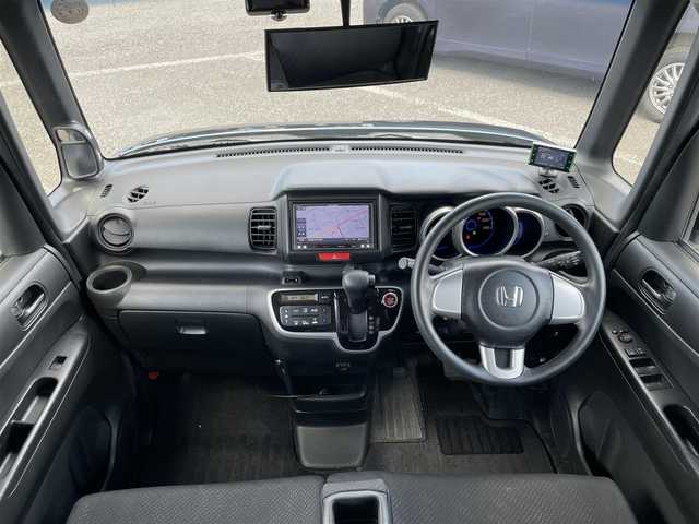 ホンダ Ｎ ＢＯＸ カスタム G 道央・札幌 2014(平26)年 8.2万km スマートブラック ４WD/社外メモリーナビ/AM/FM/BT/DVD/SD/フルセグ/横滑り防止装置/バックカメラ/ETC/ドライブレコーダー/ECOMODE/片側パワースライドドア/片側スライドドア/レーダー探知機/AC100V/プッシュスタート/スマートキー/LEDヘッドライト/オートライト/フォグランプ/電動格納ミラー/ヒーテッドドアミラー/ウィンカーミラー/純正フロアマット/ドアバイザー/スペアキー/社外アルミホイール付冬タイヤ積込/155/65/R14/2022年/山７mm