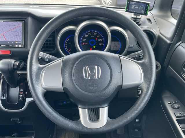 ホンダ Ｎ ＢＯＸ カスタム G 道央・札幌 2014(平26)年 8.2万km スマートブラック ４WD/社外メモリーナビ/AM/FM/BT/DVD/SD/フルセグ/横滑り防止装置/バックカメラ/ETC/ドライブレコーダー/ECOMODE/片側パワースライドドア/片側スライドドア/レーダー探知機/AC100V/プッシュスタート/スマートキー/LEDヘッドライト/オートライト/フォグランプ/電動格納ミラー/ヒーテッドドアミラー/ウィンカーミラー/純正フロアマット/ドアバイザー/スペアキー/社外アルミホイール付冬タイヤ積込/155/65/R14/2022年/山７mm