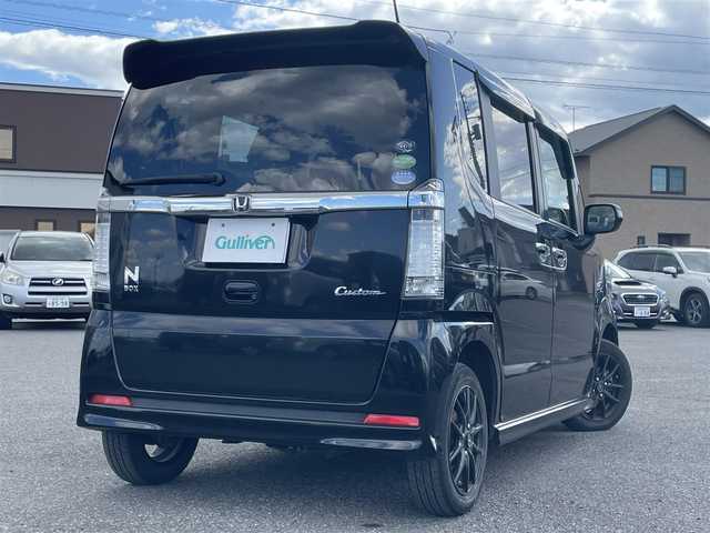 ホンダ Ｎ ＢＯＸ カスタム G 道央・札幌 2014(平26)年 8.2万km スマートブラック ４WD/社外メモリーナビ/AM/FM/BT/DVD/SD/フルセグ/横滑り防止装置/バックカメラ/ETC/ドライブレコーダー/ECOMODE/片側パワースライドドア/片側スライドドア/レーダー探知機/AC100V/プッシュスタート/スマートキー/LEDヘッドライト/オートライト/フォグランプ/電動格納ミラー/ヒーテッドドアミラー/ウィンカーミラー/純正フロアマット/ドアバイザー/スペアキー/社外アルミホイール付冬タイヤ積込/155/65/R14/2022年/山７mm