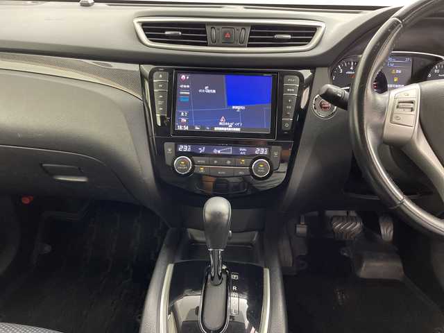 日産 エクストレイル 20X エマージェンシーブレーキ 鹿児島県 2014(平26)年 7.4万km ダイヤモンドブラック 純正9インチナビ/（AM/FM/CD/DVD/Bluetooth）/フルセグテレビ/バックカメラ/フリップダウンモニター/エマージェンシーブレーキ/レーンキープアシスト/カプロンシート/シートヒーター/純正フロアマット/純正ドアバイザー/スマートキー /スペアキー/LEDヘッドライト