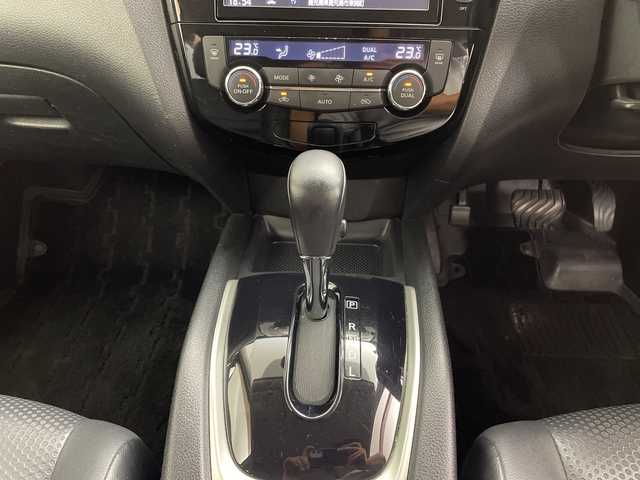 日産 エクストレイル 20X エマージェンシーブレーキ 鹿児島県 2014(平26)年 7.4万km ダイヤモンドブラック 純正9インチナビ/（AM/FM/CD/DVD/Bluetooth）/フルセグテレビ/バックカメラ/フリップダウンモニター/エマージェンシーブレーキ/レーンキープアシスト/カプロンシート/シートヒーター/純正フロアマット/純正ドアバイザー/スマートキー /スペアキー/LEDヘッドライト