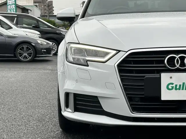 アウディ Ａ３ SB 30TFSI スポーツ 広島県 2020(令2)年 3.2万km グレイシアホワイトメタリック ワンオーナー/登録時走行距離/　31642km/バーチャルコクピット/純正SDナビ/　【CD/DVD/BT//フルセグTV】/バックカメラ/衝突被害軽減システム/レーダークルーズコントロール/車線逸脱警報/車線逸脱警制御/純正AW17インチ/D/Nシートヒーター/D/N席パワーシート/レインセンサー/オートライト/純正LEDライト/パドルシフト/プッシュスタート/スマートキー/スペアキー×1/ビルトインETC/純正ラゲッジカバー/禁煙車/オートホールド/MTモード付きAT/アイドリングストップ/横滑り防止装置/盗難防止装置/新車時整備手帳（保証書）/取扱説明書