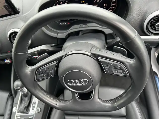 アウディ Ａ３ SB 30TFSI スポーツ 広島県 2020(令2)年 3.2万km グレイシアホワイトメタリック ワンオーナー/登録時走行距離/　31642km/バーチャルコクピット/純正SDナビ/　【CD/DVD/BT//フルセグTV】/バックカメラ/衝突被害軽減システム/レーダークルーズコントロール/車線逸脱警報/車線逸脱警制御/純正AW17インチ/D/Nシートヒーター/D/N席パワーシート/レインセンサー/オートライト/純正LEDライト/パドルシフト/プッシュスタート/スマートキー/スペアキー×1/ビルトインETC/純正ラゲッジカバー/禁煙車/オートホールド/MTモード付きAT/アイドリングストップ/横滑り防止装置/盗難防止装置/新車時整備手帳（保証書）/取扱説明書