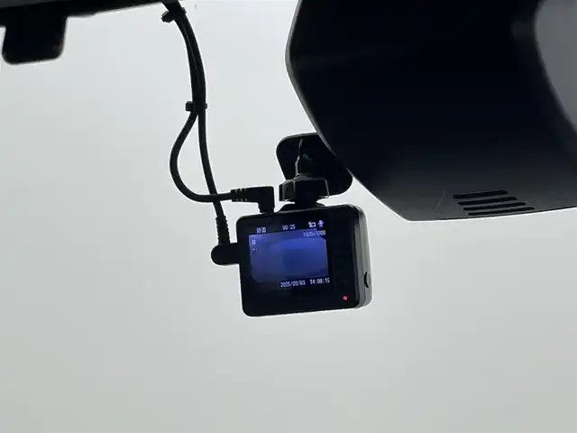 トヨタ ルーミー カスタムG S 福岡県 2018(平30)年 9.2万km パールホワイトⅢ 純正９型ナビ（ＢＴ，フルセグＴＶ）　/バックカメラ　/ビルトインＥＴＣ２．０　/前後ドラレコ　/クルーズコントロール　/コーナーセンサー　/衝突軽減ブレーキ　/両側電動スライドドア　/純正１４インチＡＷ　/ＬＥＤライト