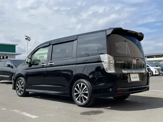 ホンダ ステップワゴン スパーダ Z クールスピリット 東京都 2015(平27)年 8.5万km プレミアムスパークルブラックパール 純正9インチプレミアムインターナビ/AM/FM/CD/DVD/SD/Bluetooth/フルセグTV/バックカメラ/両側パワースライドドア/クルーズコントロール/COOL SPIRIT専用コンビシート（プライムスムース×ファブリック）/ディスチャージヘッドライト（HID）/アクティブコーナリングライト/スマートキー×２/LEDアクセサリーランプ内蔵ダーククロームメッキフロントグリル/スパーダ専用17インチアルミホイール/ETC/ドライブレコーダー（CSD-500FHR)/GPSレーダー（AR-282GA)