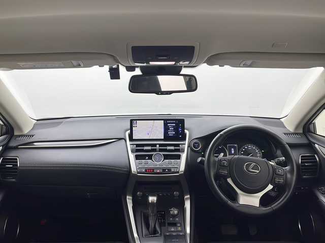 レクサス ＮＸ 300h バージョンL 秋田県 2020(令2)年 4万km ソニッククォーツ 4WD/純正ナビ（フルセグTV CD　DVD BT AMFMチューナー）/衝突被害軽減システム/レーンキープアシスト/コーナーセンサー後方 /クルーズコントロール/ドライブレコーダー前方/パドルシフト/クリアランスソナー/電動リアゲート/バック 全方位カメラ/ETC2.0/オートホールド/自動パーキングブレーキ/全席シートヒーター/全席パワーシート/前席エアシート/シートメモリー/レザーシート/革巻きステアリング/ステアリングヒーター/純正18インチアルミホイール装着/LEDヘッドライト フォグランプ/オートマチックハイビーム/純正フロアマット/電動格納ミラー/横滑り防止/ダブルサイドエアバッグ/カーテンエアバッグ/盗難防止装置/保証書/ウィンカーミラー
