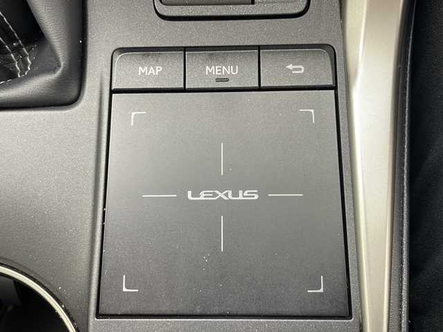 レクサス ＮＸ 300h バージョンL 秋田県 2020(令2)年 4万km ソニッククォーツ 4WD/純正ナビ（フルセグTV CD　DVD BT AMFMチューナー）/衝突被害軽減システム/レーンキープアシスト/コーナーセンサー後方 /クルーズコントロール/ドライブレコーダー前方/パドルシフト/クリアランスソナー/電動リアゲート/バック 全方位カメラ/ETC2.0/オートホールド/自動パーキングブレーキ/全席シートヒーター/全席パワーシート/前席エアシート/シートメモリー/レザーシート/革巻きステアリング/ステアリングヒーター/純正18インチアルミホイール装着/LEDヘッドライト フォグランプ/オートマチックハイビーム/純正フロアマット/電動格納ミラー/横滑り防止/ダブルサイドエアバッグ/カーテンエアバッグ/盗難防止装置/保証書/ウィンカーミラー