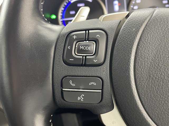 レクサス ＮＸ 300h バージョンL 秋田県 2020(令2)年 4万km ソニッククォーツ 4WD/純正ナビ（フルセグTV CD　DVD BT AMFMチューナー）/衝突被害軽減システム/レーンキープアシスト/コーナーセンサー後方 /クルーズコントロール/ドライブレコーダー前方/パドルシフト/クリアランスソナー/電動リアゲート/バック 全方位カメラ/ETC2.0/オートホールド/自動パーキングブレーキ/全席シートヒーター/全席パワーシート/前席エアシート/シートメモリー/レザーシート/革巻きステアリング/ステアリングヒーター/純正18インチアルミホイール装着/LEDヘッドライト フォグランプ/オートマチックハイビーム/純正フロアマット/電動格納ミラー/横滑り防止/ダブルサイドエアバッグ/カーテンエアバッグ/盗難防止装置/保証書/ウィンカーミラー