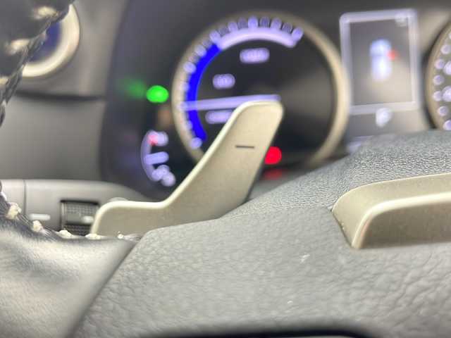 レクサス ＮＸ 300h バージョンL 秋田県 2020(令2)年 4万km ソニッククォーツ 4WD/純正ナビ（フルセグTV CD　DVD BT AMFMチューナー）/衝突被害軽減システム/レーンキープアシスト/コーナーセンサー後方 /クルーズコントロール/ドライブレコーダー前方/パドルシフト/クリアランスソナー/電動リアゲート/バック 全方位カメラ/ETC2.0/オートホールド/自動パーキングブレーキ/全席シートヒーター/全席パワーシート/前席エアシート/シートメモリー/レザーシート/革巻きステアリング/ステアリングヒーター/純正18インチアルミホイール装着/LEDヘッドライト フォグランプ/オートマチックハイビーム/純正フロアマット/電動格納ミラー/横滑り防止/ダブルサイドエアバッグ/カーテンエアバッグ/盗難防止装置/保証書/ウィンカーミラー