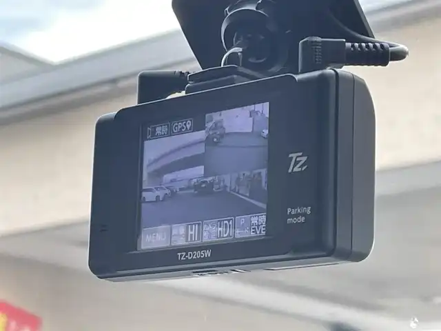 トヨタ ルーミー G 大阪府 2022(令4)年 2万km ブライトシルバーM ワンオーナー/純正SDメモリナビ(NSZT-W68T)/BT/CD/SD/TV/360度カメラ/前後ドラレコ(NSZT-W68T)/前席シートヒーター/両側パワースライドドア/前後コーナーセンサー/LEDヘッドライト/後席ロールサンシェード/純正フロアマット/スペアキー/ETC2.0