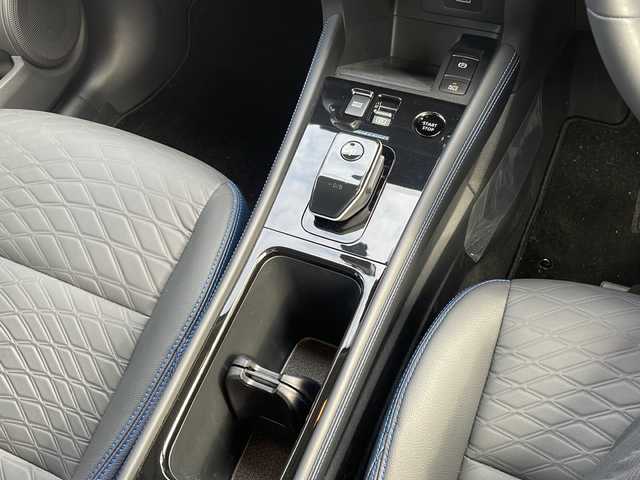 日産 キックス オーテック 佐賀県 2024(令6)年 0.8万km ブリリアントホワイトパール ワンオーナー/社外ナビ（MDV-S810F）/フルセグTV/DVD/Bluetooth/アラウンドビューモニター/プロパイロット/エマージェンシーブレーキ/前後クリアランスソナー/ETC/コンビレザーシート/前席シートヒーター/ハンドルヒーター/インテリジェントルームミラー/ルーフレール/LEDヘットライト/フォグライト/純正17インチアルミホイール/プッシュエンジンスタート/スマートキー×２/取説・保証書