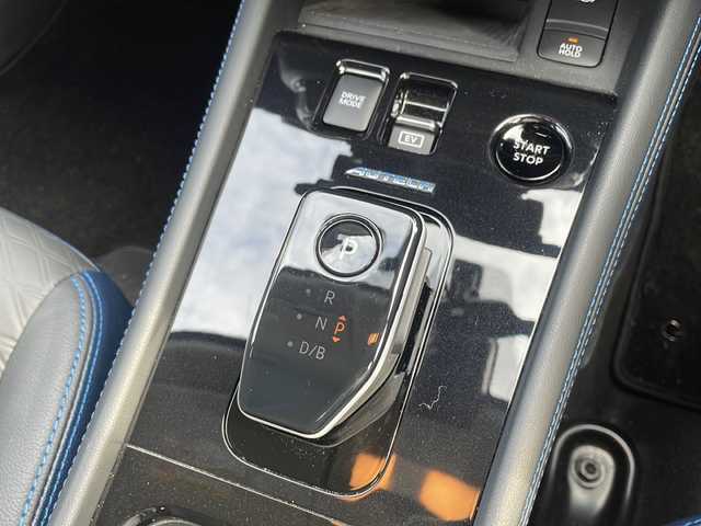 日産 キックス オーテック 佐賀県 2024(令6)年 0.8万km ブリリアントホワイトパール ワンオーナー/社外ナビ（MDV-S810F）/フルセグTV/DVD/Bluetooth/アラウンドビューモニター/プロパイロット/エマージェンシーブレーキ/前後クリアランスソナー/ETC/コンビレザーシート/前席シートヒーター/ハンドルヒーター/インテリジェントルームミラー/ルーフレール/LEDヘットライト/フォグライト/純正17インチアルミホイール/プッシュエンジンスタート/スマートキー×２/取説・保証書