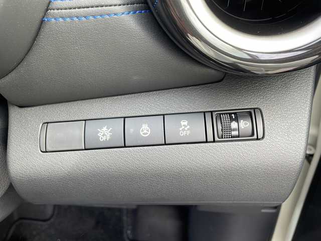 日産 キックス オーテック 佐賀県 2024(令6)年 0.8万km ブリリアントホワイトパール ワンオーナー/社外ナビ（MDV-S810F）/フルセグTV/DVD/Bluetooth/アラウンドビューモニター/プロパイロット/エマージェンシーブレーキ/前後クリアランスソナー/ETC/コンビレザーシート/前席シートヒーター/ハンドルヒーター/インテリジェントルームミラー/ルーフレール/LEDヘットライト/フォグライト/純正17インチアルミホイール/プッシュエンジンスタート/スマートキー×２/取説・保証書