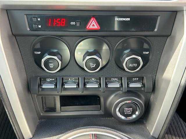 スバル ＢＲＺ S 埼玉県 2013(平25)年 7.5万km WRブルーマイカ STMSマフラー/純正マフラー積み込み/RAYSアルミホイール/デュアルエアコン/VSCスポーツ/SDナビ/バックカメラ/ETC/Bluetooth/フルセグTV/オートライト