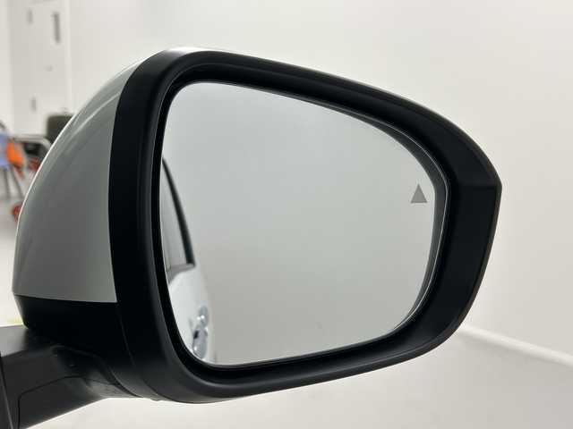 日産 セレナ ハイウェイスター V 福島県 2025(令7)年 0.1千km プリズムホワイト /4WD//プロパイロット//アラウンドビューモニター//エマージェンシーブレーキ//車線逸脱支援システム//ブラインドスポットモニター//コーナーセンサー//デジタルインナーミラー//純正ナビ/・BT.USB.スマホ連携/・フルセグTV//両側パワースライドドア/・ハンズフリースライドドア//電動リアゲート//前席シートヒーター//パドルシフト//ステアリングスイッチ//ビルトインETC2.0//ドライブレコーダー（FR）//プッシュスタート//スマートキー×2//電動パーキングブレーキ//置くだけ充電//LEDヘッドライト//純正16インチAW