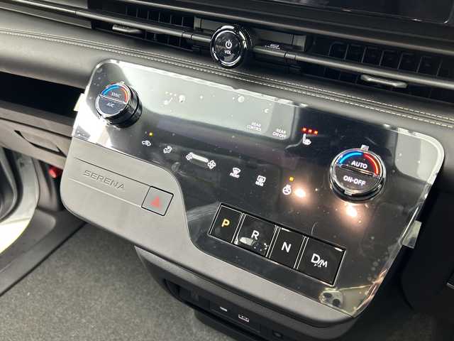 日産 セレナ ハイウェイスター V 福島県 2025(令7)年 0.1千km プリズムホワイト /4WD//プロパイロット//アラウンドビューモニター//エマージェンシーブレーキ//車線逸脱支援システム//ブラインドスポットモニター//コーナーセンサー//デジタルインナーミラー//純正ナビ/・BT.USB.スマホ連携/・フルセグTV//両側パワースライドドア/・ハンズフリースライドドア//電動リアゲート//前席シートヒーター//パドルシフト//ステアリングスイッチ//ビルトインETC2.0//ドライブレコーダー（FR）//プッシュスタート//スマートキー×2//電動パーキングブレーキ//置くだけ充電//LEDヘッドライト//純正16インチAW