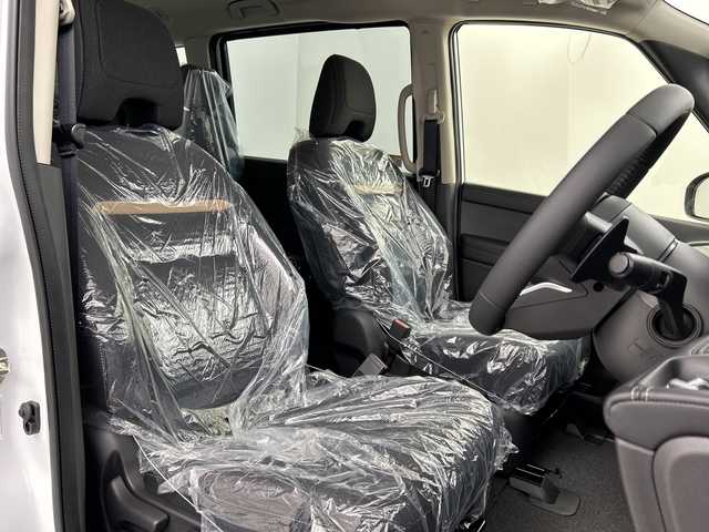 日産 セレナ ハイウェイスター V 福島県 2025(令7)年 0.1千km プリズムホワイト /4WD//プロパイロット//アラウンドビューモニター//エマージェンシーブレーキ//車線逸脱支援システム//ブラインドスポットモニター//コーナーセンサー//デジタルインナーミラー//純正ナビ/・BT.USB.スマホ連携/・フルセグTV//両側パワースライドドア/・ハンズフリースライドドア//電動リアゲート//前席シートヒーター//パドルシフト//ステアリングスイッチ//ビルトインETC2.0//ドライブレコーダー（FR）//プッシュスタート//スマートキー×2//電動パーキングブレーキ//置くだけ充電//LEDヘッドライト//純正16インチAW