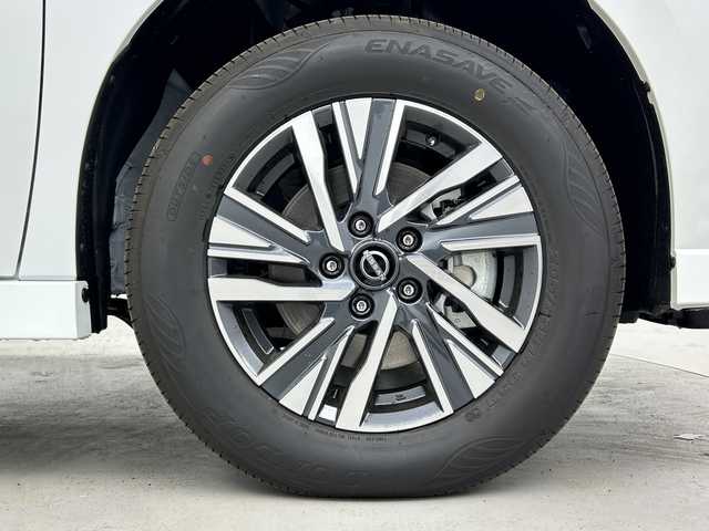 日産 セレナ ハイウェイスター V 福島県 2025(令7)年 0.1千km プリズムホワイト /4WD//プロパイロット//アラウンドビューモニター//エマージェンシーブレーキ//車線逸脱支援システム//ブラインドスポットモニター//コーナーセンサー//デジタルインナーミラー//純正ナビ/・BT.USB.スマホ連携/・フルセグTV//両側パワースライドドア/・ハンズフリースライドドア//電動リアゲート//前席シートヒーター//パドルシフト//ステアリングスイッチ//ビルトインETC2.0//ドライブレコーダー（FR）//プッシュスタート//スマートキー×2//電動パーキングブレーキ//置くだけ充電//LEDヘッドライト//純正16インチAW