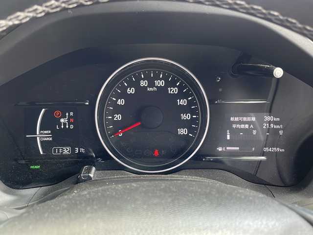 ホンダ ヴェゼル ハイブリッド RS ホンダセンシング 愛知県 2018(平30)年 5.5万km プラチナホワイトパール 衝突被害軽減ブレーキ/純正7インチSD（ナビあり）/クルーズコントロール/シートヒーター/フルセグTV/CD/Bluetooth/バックカメラ/パワーシート/純正アルミホイール/LEDヘッドライト/パドルシフト/オートライト/ドライブレコーダー/ETC/ステアリングスイッチ/スマートキー/プッシュスタート