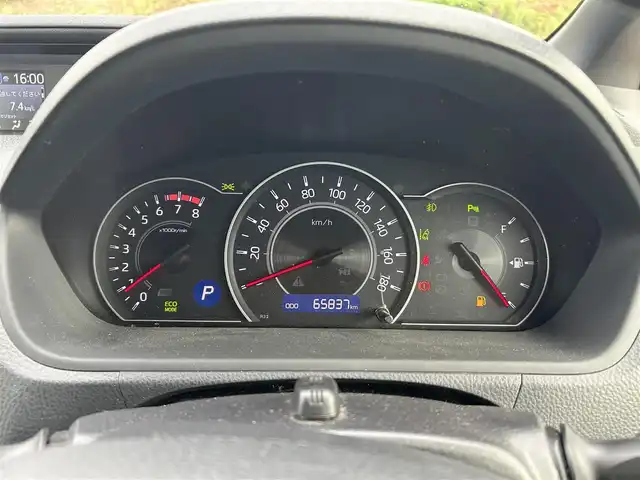 トヨタ ヴォクシー V 富山県 2019(平31)年 6.6万km ブラック 4WD/クルーズコントロール/コーナーセンサー/衝突被害軽減システム/レーンキープアシスト/横滑り防止装置/盗難防止装置/オートマチックハイビーム/電動両側パワースライドドア/フロントワイパーデアイサー/純正SDナビ/フルセグTV/ドライブレコーダー/Bluetooth/DVD再生/バックカメラ/ビルトインETC/シートヒーターD＋N席/ドアバイザー