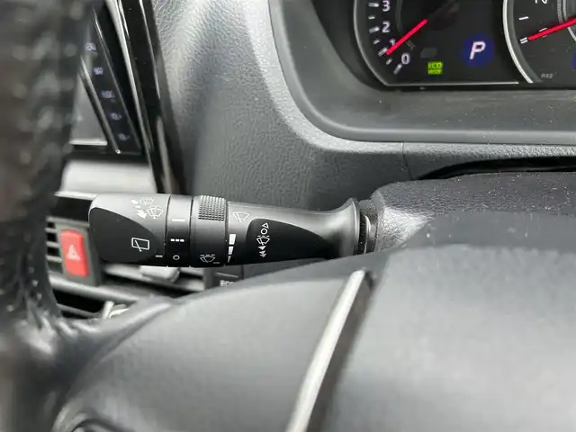 トヨタ ヴォクシー V 富山県 2019(平31)年 6.6万km ブラック 4WD/クルーズコントロール/コーナーセンサー/衝突被害軽減システム/レーンキープアシスト/横滑り防止装置/盗難防止装置/オートマチックハイビーム/電動両側パワースライドドア/フロントワイパーデアイサー/純正SDナビ/フルセグTV/ドライブレコーダー/Bluetooth/DVD再生/バックカメラ/ビルトインETC/シートヒーターD＋N席/ドアバイザー
