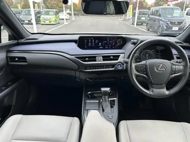 レクサス ＵＸ 250h バージョンC 栃木県 2020(令2)年 5.2万km グラファイトブラックガラスフレーク レクサスセーフティシステムプラス/三眼LEDヘッドライト/純正ナビ/フルセグTV/DVD/Bluetooth/USB/パノラミックビューモニター/ビルトインETC/ドライブレコーダー/L_texコバルトシート/前席パワーシート/前席シートヒーター/パワーバックドア/レーダークルーズコントロール/プッシュスタート/ステアリングリモコン/LEDフォグランプ/純正17インチAW/アイドリングストップ/横滑り防止装置/ハンドルヒーター/電動格納ミラー/クリアランスソナー