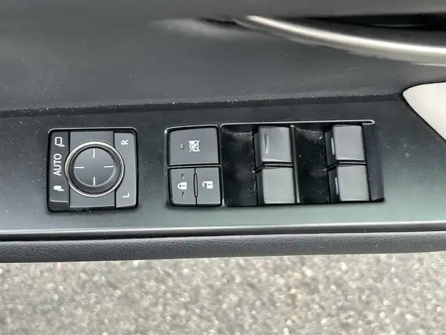 レクサス ＵＸ 250h バージョンC 栃木県 2020(令2)年 5.2万km グラファイトブラックガラスフレーク レクサスセーフティシステムプラス/三眼LEDヘッドライト/純正ナビ/フルセグTV/DVD/Bluetooth/USB/パノラミックビューモニター/ビルトインETC/ドライブレコーダー/L_texコバルトシート/前席パワーシート/前席シートヒーター/パワーバックドア/レーダークルーズコントロール/プッシュスタート/ステアリングリモコン/LEDフォグランプ/純正17インチAW/アイドリングストップ/横滑り防止装置/ハンドルヒーター/電動格納ミラー/クリアランスソナー