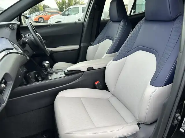 レクサス ＵＸ 250h バージョンC 栃木県 2020(令2)年 5.2万km グラファイトブラックガラスフレーク レクサスセーフティシステムプラス/三眼LEDヘッドライト/純正ナビ/フルセグTV/DVD/Bluetooth/USB/パノラミックビューモニター/ビルトインETC/ドライブレコーダー/L_texコバルトシート/前席パワーシート/前席シートヒーター/パワーバックドア/レーダークルーズコントロール/プッシュスタート/ステアリングリモコン/LEDフォグランプ/純正17インチAW/アイドリングストップ/横滑り防止装置/ハンドルヒーター/電動格納ミラー/クリアランスソナー