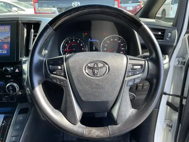 トヨタ アルファード S タイプゴールド 愛知県 2021(令3)年 3.7万km ホワイトパールクリスタルシャイン スマートキー/プッシュスタート/ツインサンルーフ /純正ディスプレイオーディオナビ/フルセグTV/BT/DVDデッキ/バックカメラ/純正フリップダウンモニター/ビルトインETC/純正18インチAW/両側パワースライドドア /パワーバックドア/トヨタセーフティセンス/レーダークルーズコントロール/クリアランスソナー/前後ドライブレコーダー/ハーフレザーシート/オットマン/取説、保証書/スペアキー