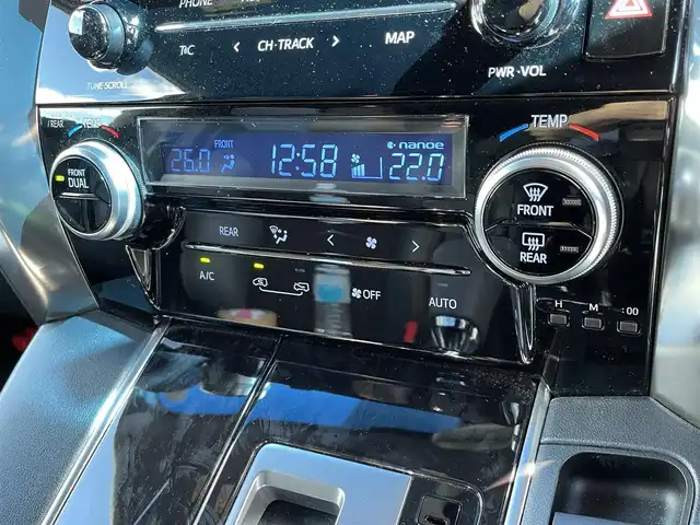 トヨタ アルファード S タイプゴールド 愛知県 2021(令3)年 3.7万km ホワイトパールクリスタルシャイン スマートキー/プッシュスタート/ツインサンルーフ /純正ディスプレイオーディオナビ/フルセグTV/BT/DVDデッキ/バックカメラ/純正フリップダウンモニター/ビルトインETC/純正18インチAW/両側パワースライドドア /パワーバックドア/トヨタセーフティセンス/レーダークルーズコントロール/クリアランスソナー/前後ドライブレコーダー/ハーフレザーシート/オットマン/取説、保証書/スペアキー