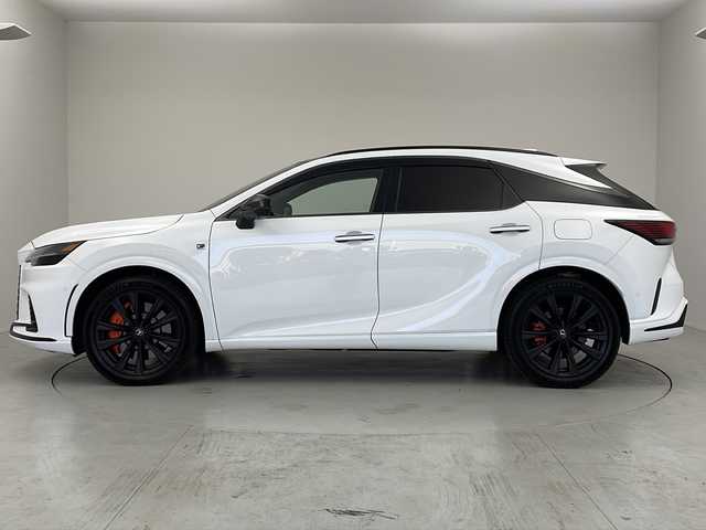 レクサス ＲＸ 500h Fスポーツパフォーマンス 茨城県 2023(令5)年 0.6万km ホワイトノーヴァガラスフレーク １４インチ純正ディスプレイオーディオ　全周囲モニター　ＥＴＣ２．０　パノラマルーフ　追従クルコン　シートエアコン　置くだけ充電　ＢＳＭ　ＨＵＤ　ステアリングヒーター　ＬＥＤライト　コーナーセンサー