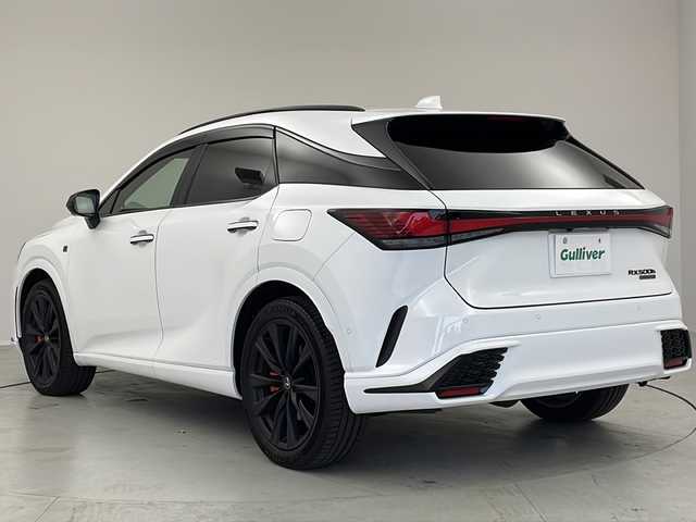 レクサス ＲＸ 500h Fスポーツパフォーマンス 茨城県 2023(令5)年 0.6万km ホワイトノーヴァガラスフレーク １４インチ純正ディスプレイオーディオ　全周囲モニター　ＥＴＣ２．０　パノラマルーフ　追従クルコン　シートエアコン　置くだけ充電　ＢＳＭ　ＨＵＤ　ステアリングヒーター　ＬＥＤライト　コーナーセンサー