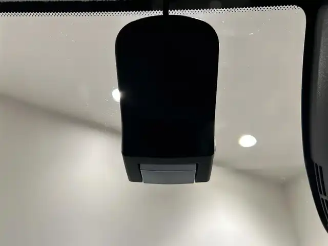 ボルボ Ｖ４０ T2 キネティック 愛知県 2018(平30)年 3.9万km オニキスブラックP SIPS（側面衝撃吸収システム）/スポーツモード付ESC（エレクトロニック・スタビリティ・コントロール）/IC（インフレータブルカーテン）-/頭部側面衝撃吸収エアバッグ /WHIPS（後部衝撃吸収リクライニング機構付フロントシート）/純正ナビ/Bluetooth/バックカメラ/CD/DVD/HDD/ACC/LEDヘッドライト/ETC/ドライブレコーダー/プッシュスタート/ウィンカーミラー/アイドリングストップ