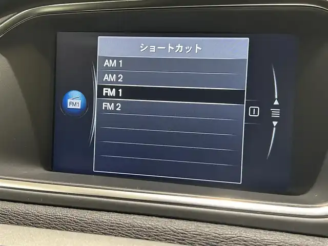 ボルボ Ｖ４０ T2 キネティック 愛知県 2018(平30)年 3.9万km オニキスブラックP SIPS（側面衝撃吸収システム）/スポーツモード付ESC（エレクトロニック・スタビリティ・コントロール）/IC（インフレータブルカーテン）-/頭部側面衝撃吸収エアバッグ /WHIPS（後部衝撃吸収リクライニング機構付フロントシート）/純正ナビ/Bluetooth/バックカメラ/CD/DVD/HDD/ACC/LEDヘッドライト/ETC/ドライブレコーダー/プッシュスタート/ウィンカーミラー/アイドリングストップ