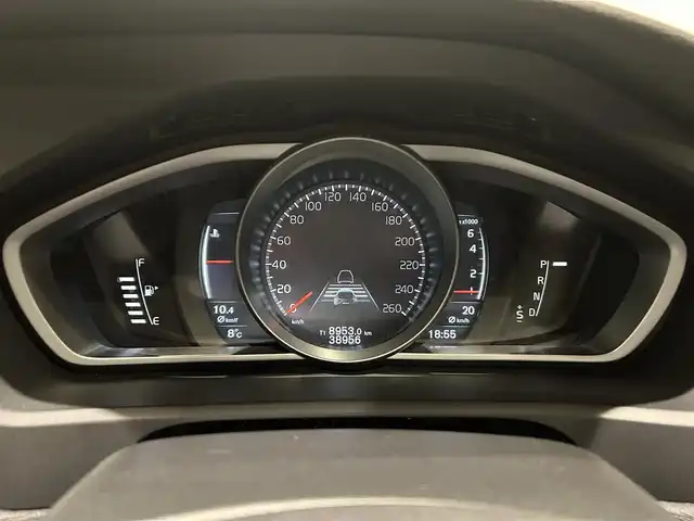 ボルボ Ｖ４０ T2 キネティック 愛知県 2018(平30)年 3.9万km オニキスブラックP SIPS（側面衝撃吸収システム）/スポーツモード付ESC（エレクトロニック・スタビリティ・コントロール）/IC（インフレータブルカーテン）-/頭部側面衝撃吸収エアバッグ /WHIPS（後部衝撃吸収リクライニング機構付フロントシート）/純正ナビ/Bluetooth/バックカメラ/CD/DVD/HDD/ACC/LEDヘッドライト/ETC/ドライブレコーダー/プッシュスタート/ウィンカーミラー/アイドリングストップ