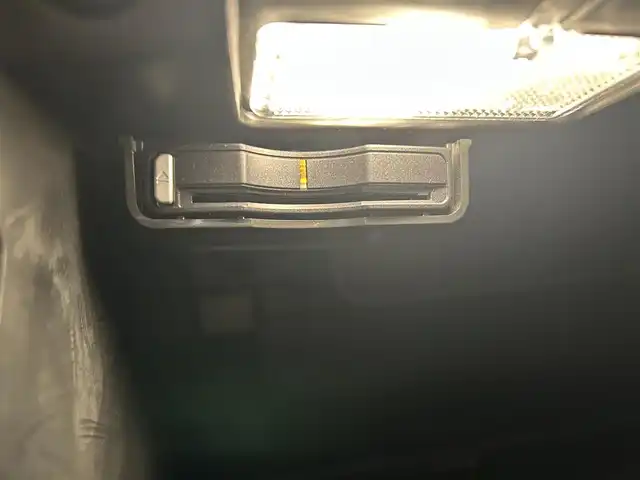 ボルボ Ｖ４０ T2 キネティック 愛知県 2018(平30)年 3.9万km オニキスブラックP SIPS（側面衝撃吸収システム）/スポーツモード付ESC（エレクトロニック・スタビリティ・コントロール）/IC（インフレータブルカーテン）-/頭部側面衝撃吸収エアバッグ /WHIPS（後部衝撃吸収リクライニング機構付フロントシート）/純正ナビ/Bluetooth/バックカメラ/CD/DVD/HDD/ACC/LEDヘッドライト/ETC/ドライブレコーダー/プッシュスタート/ウィンカーミラー/アイドリングストップ